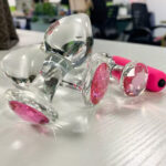 Kit Plug Anal Cristal 28mm Diseño Seguro - Imagen 5