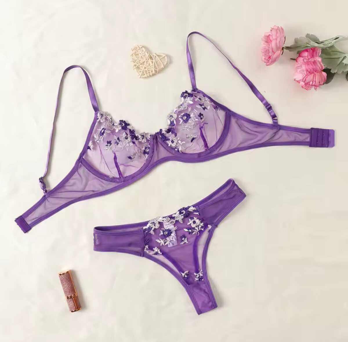 Set de Lencería Fina con Tul Transparente y Bordado Floral | Conjunto de Bra con Varilla y Tanga - Imagen 3