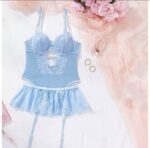 Conjunto de lencería azul claro con falda y tirantes