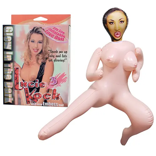 Muñeca inflable Lucie Kock junto a su empaque